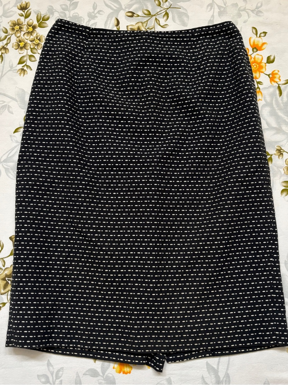 Charles Gray Size 2 Black & White Skirt